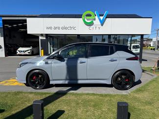 2020 Nissan LEAF - Thumbnail