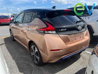 2021 Nissan LEAF - Thumbnail