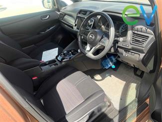 2021 Nissan LEAF - Thumbnail